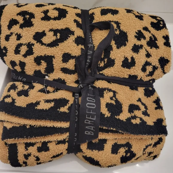 BAREFOOT DREAMS In The Wild Throw - Picture 2 of 5